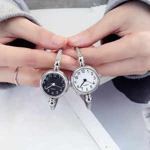 Reloj de pulsera de cuarzo...